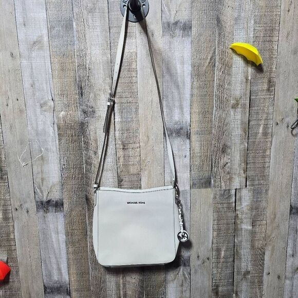 Michael Kors Jet Set Large Saffiano Leather Messenger Bag - Picture 2 of 7